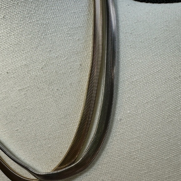 Elegant Gold and Silver Necklace - Picture 4 of 14